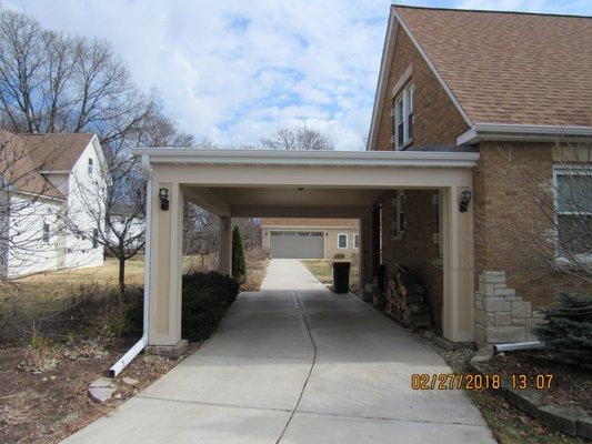 Carport & Garage/Artist Studio