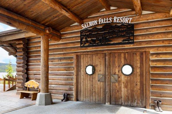 Timbers Restaurant & Lounge at Salmon Falls Resort