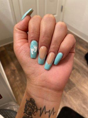 She did my baby shower nails