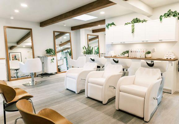 Adrina Martins Salon