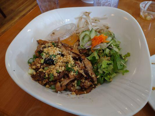 Vermicelli chicken bowl