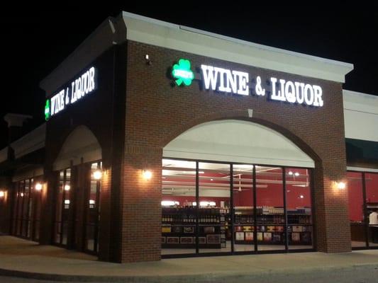 LUCKY'S WINE & LIQUOR