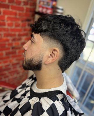 Burst fade with messy top