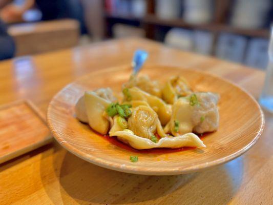 Chili oil dumplings