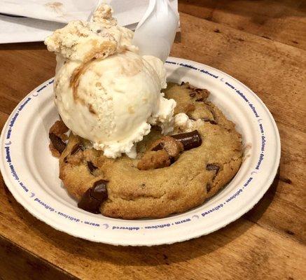 Deluxe triple chocolate chunk cookie with deep sea ice cream