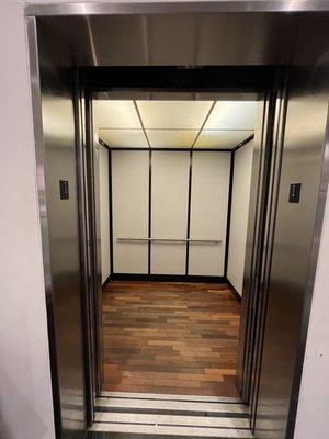 Dillard's Columbiana Centre Elevator