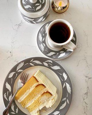 Limoncello cake, hot chai tea