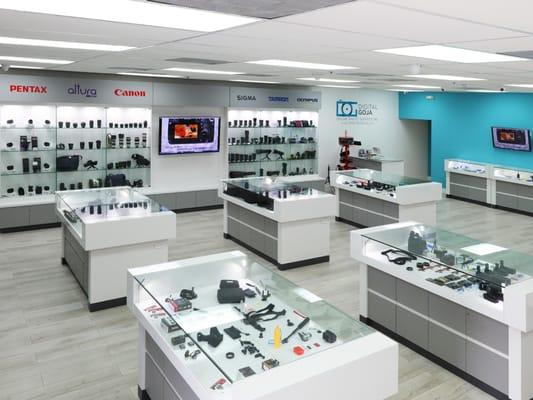 Best selection of cameras, lenses & accessories in Miami.