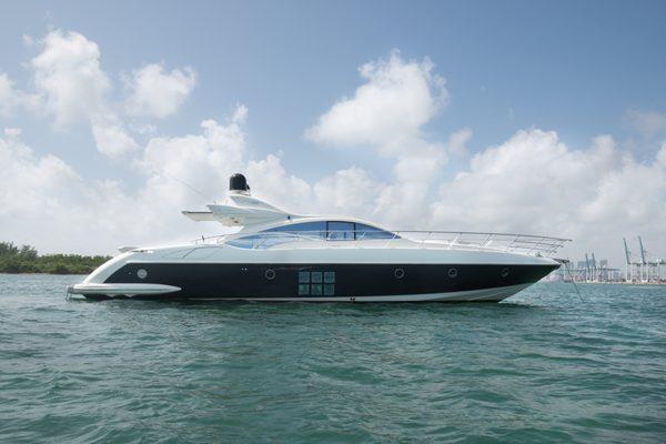 Welcome aboard the 2006 Azimut 68S. Achieving a near-perfect balance of advanced engineering and luxurious accommodations!