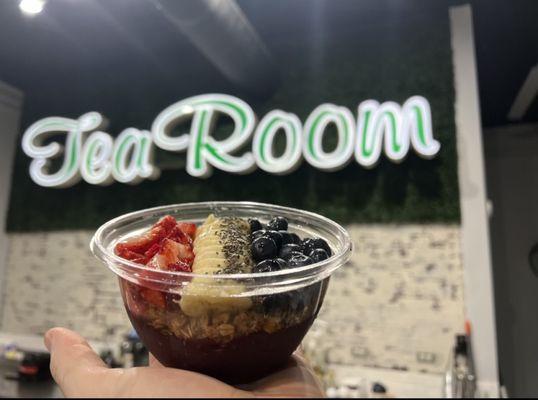 The porch Açaí bowls are the best in town!!