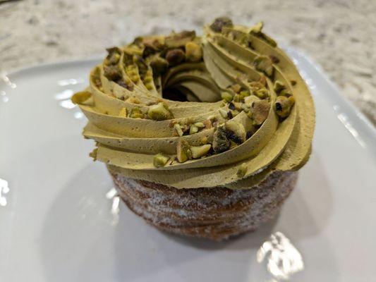 @endoedibles on Instagram 10/4/24
 
 Pistachio Cream Croissant Donut