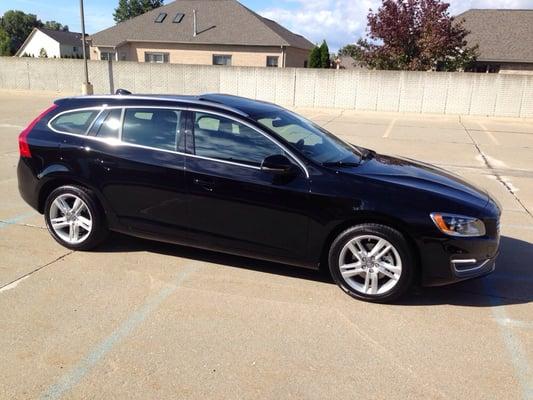 Suburban Volvo, V60 wagon