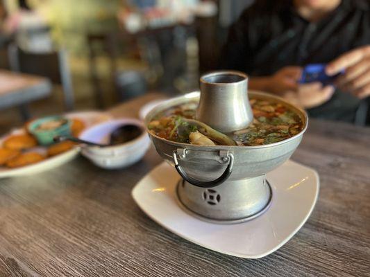 Sour Seafood Soup (32oz)