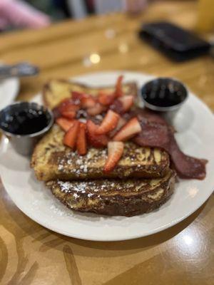 French toast with turkey bacon