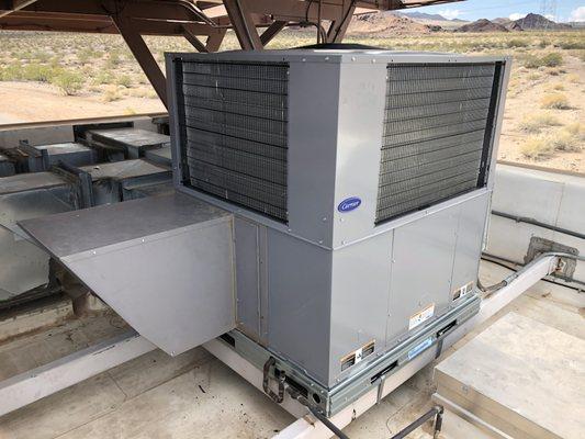 3.5 ton carrier heat pump package unit installed at boulder beach entrance station