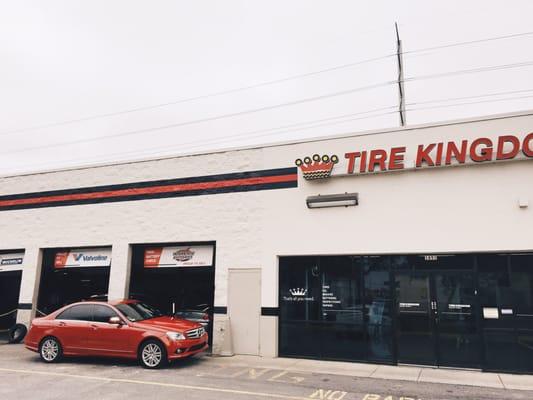 Took my Mercedes to get a tire patched. Service is excellent.