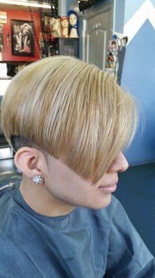 Awesome  highlights ice color  blended with a golden brown