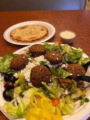 Falafel salad