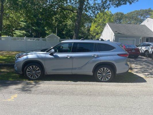 21 Toyota Highlander Hybrid platinum