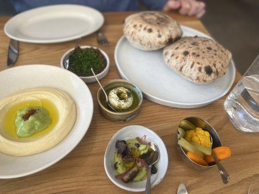 First course: hummus and Semantin with pita