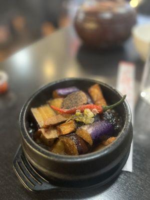 Eggplant fish clay pot