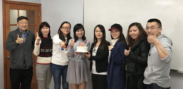 Amazon seller training class student celebrate graduation