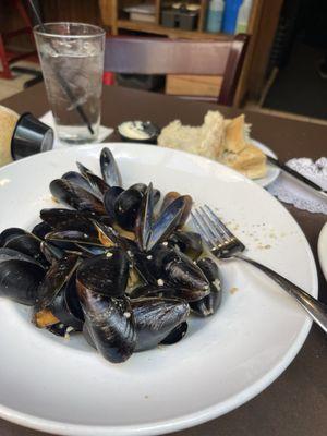 Mussels in white wine.