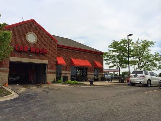 Car wash in Cary, IL.