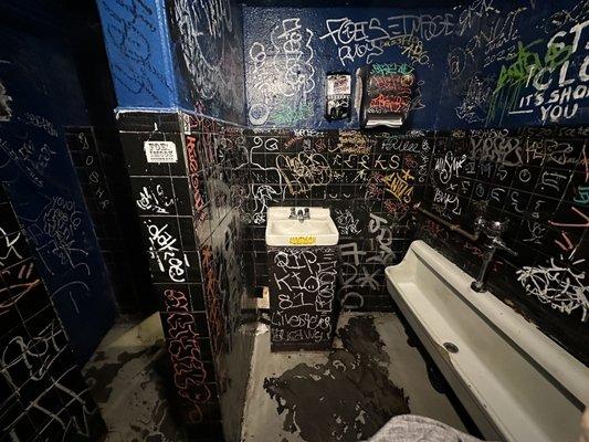 Mens room