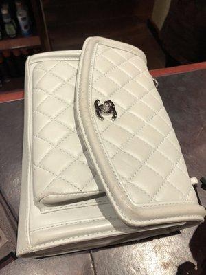 Before picture Chanel Bag - light gray and dirty