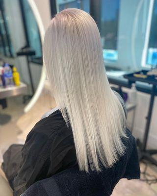 From natural jet black to white blonde coloring