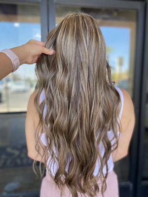 Long hair beauty queen with highlights by Pang