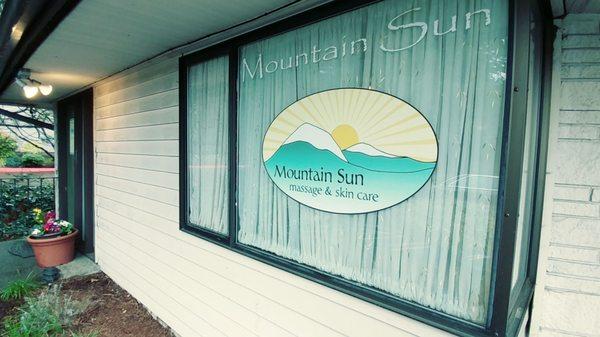 Mountain Sun logo