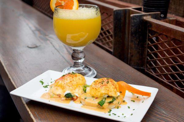 Brunch: Veggie Benedict + Super Mosa