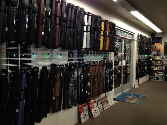 Huge variety of cue cases