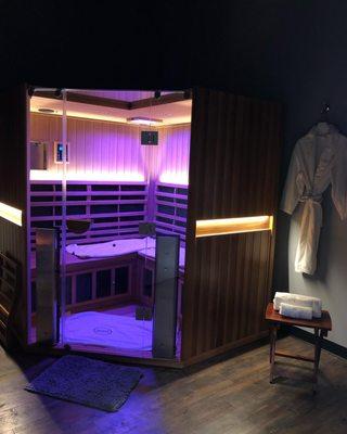 Infrared sauna to help you detox, relieve pain and reduce stress!