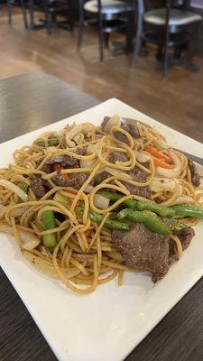 Stir-Fried Black Pepper Beef with Spaghetti