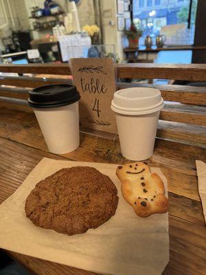 Oatmeal cookie and bear madeleine