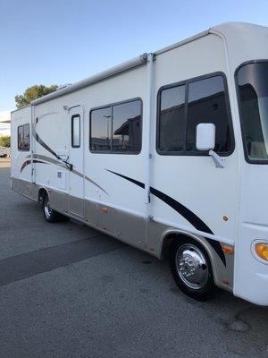 My RV IS HAPPY NOW THAT THE GENERATOR WAS REPAIRED  BY TODD