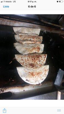 Las sabrosas quesadillas solo en Mini Tacos Allende