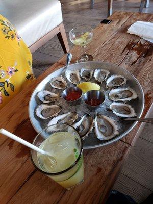 $1 oysters happy hour!