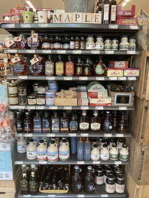 Maple syrup gifts and food items