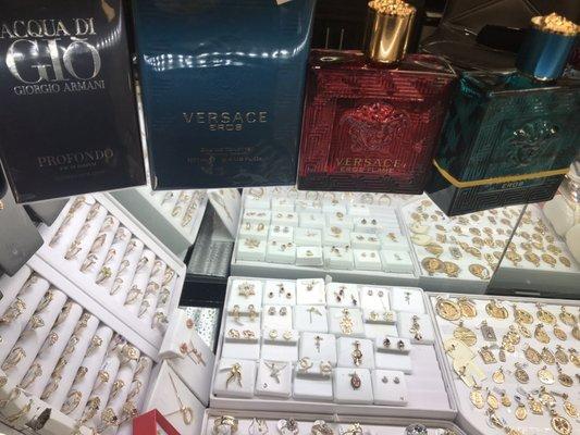 Good Selection of Gold Jewelry and top of the line colognes for Men...Joyas y Perfumes