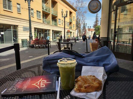 Work, almond croissant and a large iced matcha latte w/ oatmilk. Thanks La Lune! :0)