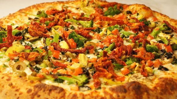 Super veggie pizza