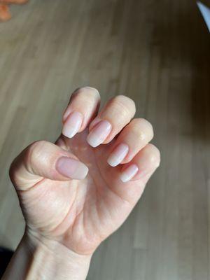 Rounded coffin shape + neutral color gel manicure. So perfectly done!