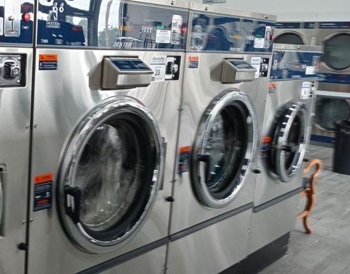 I just love this place. Its always so clean and these washers hold 3 loads easy.  Also you can use Dexter Payments.