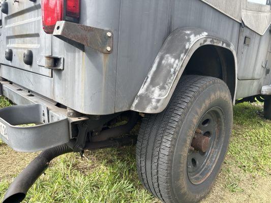 What regulation requires mud flaps on a stock 1992 Jeep Wrangler YJ?