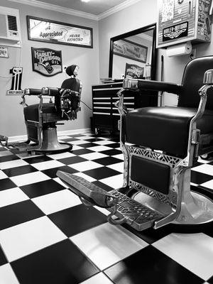 Traditional Barbering in a relaxed environment!