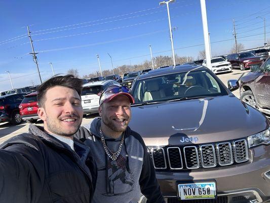 Deery Brothers Chrysler Dodge Jeep Ram Waukee